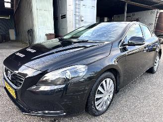 Volvo V-40 1.6 T4 179pk aut Summum - xenon - navi - camera - keyless - front + line + side assist picture 2