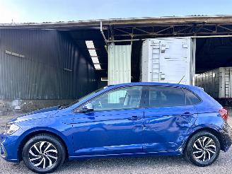 krockskadad bil auto Volkswagen Polo 1.0 TSI aut + f1 Life Bus 5drs - nap - navi - camera - front + line assist - beats audio + sufwoofer - 1e eig 2023/9