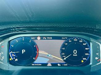 Volkswagen Polo Gereserveerd 1.0 TSI aut + f1 Life Bus 5drs - nap - nav - cam - front + line assist - beats audio + sufwoofer - 1e eig - virtual picture 18