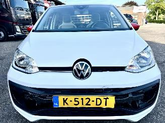 Volkswagen Up! 1.0i 65pk beats 5drs - nap - line assist - clima - cruise - pdc - privacy glass - subwoofer - licht + regensens picture 3