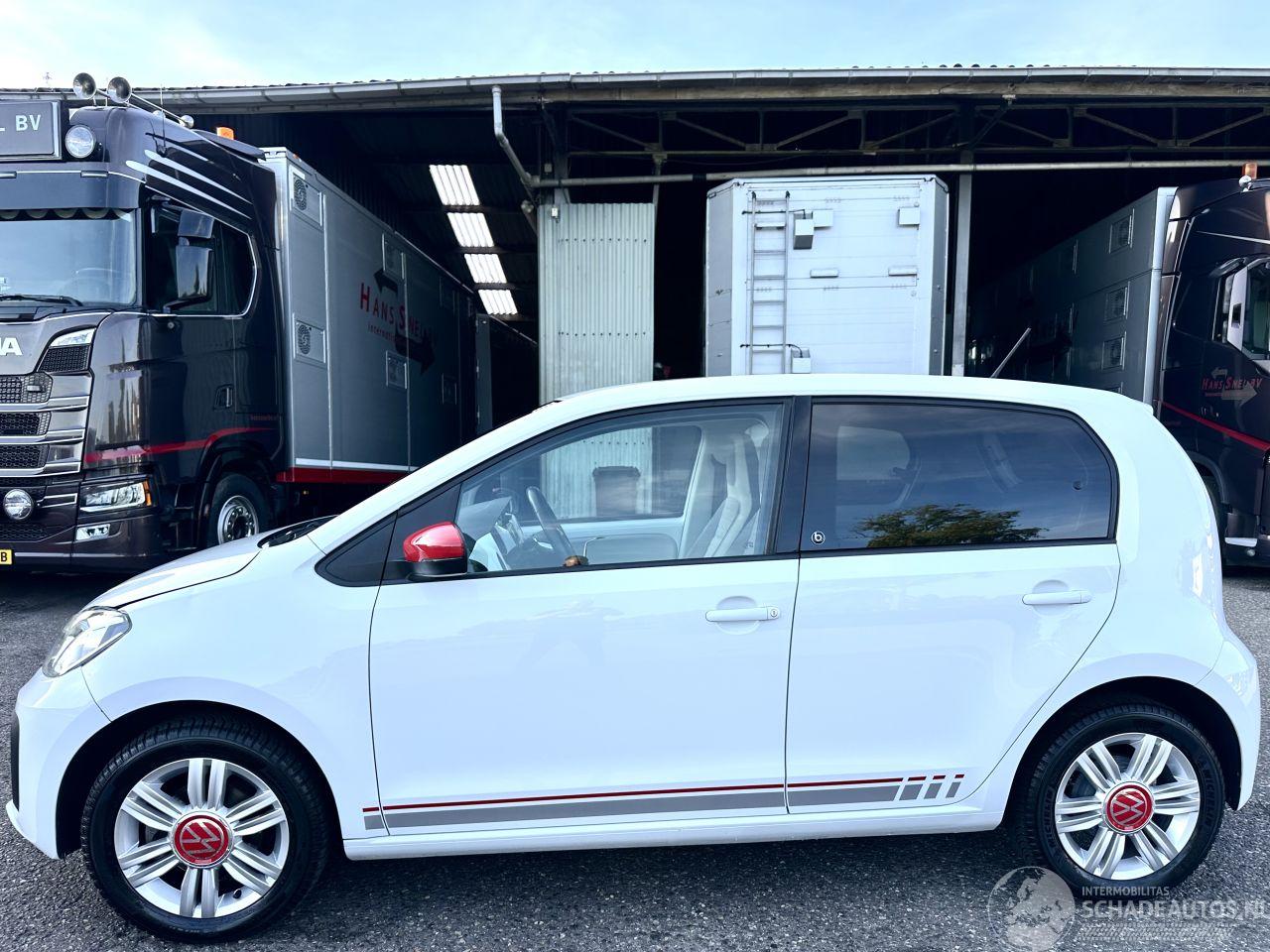 Volkswagen Up! 1.0i 65pk beats 5drs - nap - line assist - clima - cruise - pdc - privacy glass - subwoofer - licht + regensens