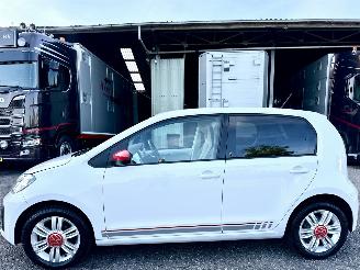 damaged passenger cars Volkswagen Up! 1.0 beats 2020/11