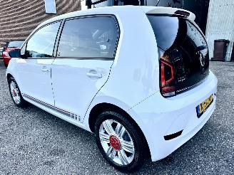 Volkswagen Up! 1.0i 65pk beats 5drs - nap - line assist - clima - cruise - pdc - privacy glass - subwoofer - licht + regensens picture 5