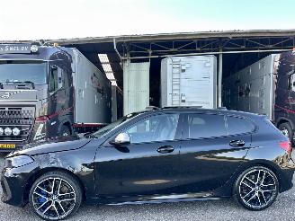 Voiture accidenté BMW 1-serie M135i xDrive 306pk aut + f1 High Exe M-Sport Performance - pano - nap - hud - harman/kardon - keyless - kuipstoelen 2020/9