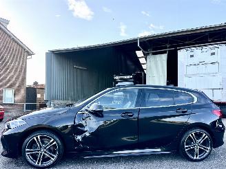 skadebil auto BMW 1-serie 118i 140pk aut High Exe M-Sport Ed 2020/6