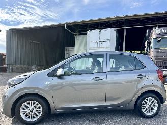 Auto incidentate Kia Picanto 1.0 DPi 67pk DynamicLine 5drs - nap - camera - front assist - airco - cruise - carplay - lmv - lichtsensor 2023/1