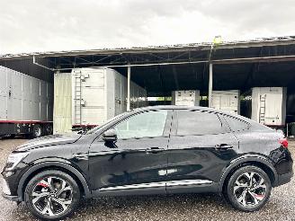 Vaurioauto  passenger cars Renault Arkana 1.6 E-Tech Hybrid 145pk 8-traps aut RS-Line - cam - carbon - leer - keyless - stuurverw - front + line + side assist 2022/1