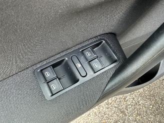 Volkswagen Polo Gereserveerd 1.2 TSI 105pk 6-bak Highline 5drs - 75dkm nap - clima + cruise contr - lmv - 4x elektr ramen - privacy glass picture 50