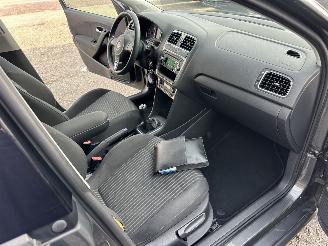 Volkswagen Polo Gereserveerd 1.2 TSI 105pk 6-bak Highline 5drs - 75dkm nap - clima + cruise contr - lmv - 4x elektr ramen - privacy glass picture 47