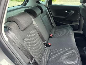 Volkswagen Polo Gereserveerd 1.2 TSI 105pk 6-bak Highline 5drs - 75dkm nap - clima + cruise contr - lmv - 4x elektr ramen - privacy glass picture 39
