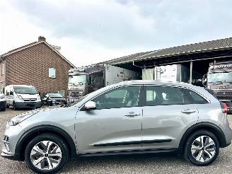 Avarii autoturisme Kia e-Niro 64kWh  204pk aut + f1 DynamicLine 2022/8