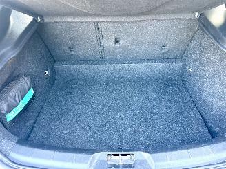Volvo V-40 1.5 T3 152pk Aut + f1 Dynamic Ed - nap - pano - leer - stoelverw - navi - cam - keyless - harman/kardon picture 70