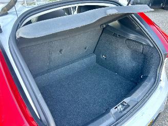 Volvo V-40 1.5 T3 152pk Aut + f1 Dynamic Ed - nap - pano - leer - stoelverw - navi - cam - keyless - harman/kardon picture 71