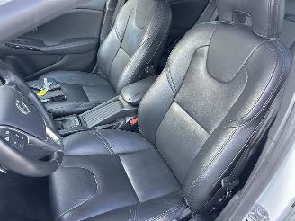 Volvo V-40 1.5 T3 152pk Aut + f1 Dynamic Ed - nap - pano - leer - stoelverw - navi - cam - keyless - harman/kardon picture 22