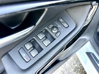Volvo V-40 1.5 T3 152pk Aut + f1 Dynamic Ed - nap - pano - leer - stoelverw - navi - cam - keyless - harman/kardon picture 49