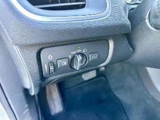 Volvo V-40 1.5 T3 152pk Aut + f1 Dynamic Ed - nap - pano - leer - stoelverw - navi - cam - keyless - harman/kardon picture 48