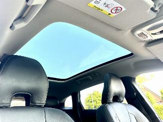 Volvo V-40 1.5 T3 152pk Aut + f1 Dynamic Ed - nap - pano - leer - stoelverw - navi - cam - keyless - harman/kardon picture 14