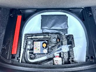 Volvo V-40 1.5 T3 152pk Aut + f1 Dynamic Ed - nap - pano - leer - stoelverw - navi - cam - keyless - harman/kardon picture 69