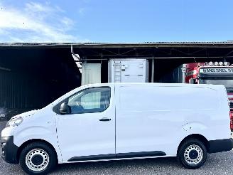 krockskadad bil bedrijf Citroën Jumpy 1.5 BlueHDI 102pk 6-bak L3/H1 3Pers - 69dkm nap - airco - cruise - pdc - 2023 - euro.6 - rijdbaar 2023/4
