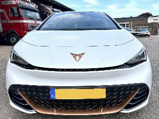 Cupra Born 62kWh 204pk aut Essential - 47dkm nap - sfeerverl - kuipstoelen - stuurverw - front + line assist picture 3