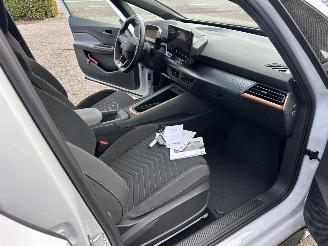 Cupra Born 62kWh 204pk aut Essential - 47dkm nap - sfeerverl - kuipstoelen - stuurverw - front + line assist picture 21