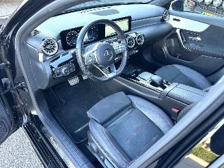 Mercedes A-klasse 250e aut + f1 AMG Bus Sol Limited - nap - pano - 1e eig - widescreen - sfeerverl - cam - front + line assist - keyless picture 17