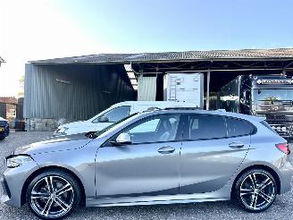 Unfallwagen BMW 1-serie 118i High Exe M-Sport Pro 2022/5