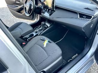 Toyota Corolla Gereserveerd 1.8 Hybrid 148pk aut first edition sedan - navi - camera - stuurverw - keyless - front + line + side assist picture 16