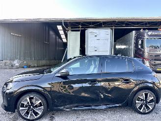 krockskadad bil auto Peugeot e-208 EV 50kWh GT-Line 2021/4