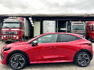 damaged passenger cars Renault Clio 1.8 Hybrid aut 160 esprit Alpine - nap - harman/kardon - 360cam - stuur + stoelverw - front + line + side assist 2026/5