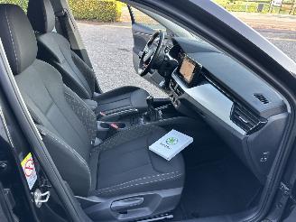 Skoda Scala 1.0 TSI 110pk 6-bak Ambition - nap - 1e eig - navi - virtual - front + line assist - trekh - pdc - all season picture 48