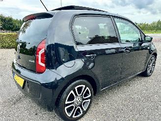 Volkswagen Up! gereserveerd 1.0 60pk High Up! Bluem. 5drs - nap - pano  - leer - stoelverw - airco - cruise - pdc - privacy glass picture 4