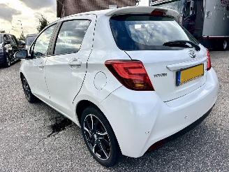 Toyota Yaris 1.3 VVT-i 99pk aut + f1 Dynamic - 48dkm nap - 1e eig - navi - cam - pdc v+a - airco - cruise - parelmoer picture 5