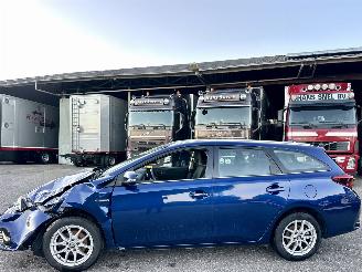 uszkodzony samochody osobowe Toyota Auris Touring Sports 1.8 Hybrid 99pk aut Aspiration - nap - clima - cruise - navi - camera - aux - usb - facelift 2015/9