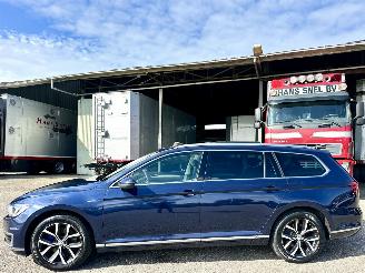 Coche accidentado Volkswagen Passat 1.4 TSI GTE 156pk aut Highline variant - pano - massage - stoelverw - trekh - navi - front assist 2015/12