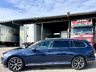 krockskadad bil auto Volkswagen Passat 1.4 TSI GTE 156pk aut Highline variant - pano - massage - stoelverw - trekh - navi - front assist 2015/12