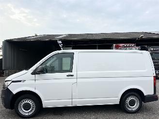 dommages fourgonnettes/vécules utilitaires Volkswagen Transporter 2.0 TDI 150pk dsg aut L1/H1 Highl - nap - 1e eig - navi - carplay - airco - cruise - front assist - acc - pdc 2020/11