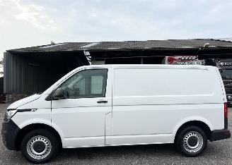 damaged commercial vehicles Volkswagen Transporter 2.0 TDI 150pk dsg aut L1/H1 Highl - nap - 1e eig - navi - carplay - airco - cruise - front assist - acc - pdc 2020/11