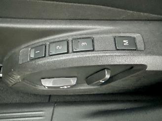 Volvo V-40 2.0 D4 230pk 6-bak R-Design - xenon - getuned - leer - navi - stoelverw - lmv - memory pakket picture 41
