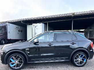 krockskadad bil auto Lynk & Co 01 1.5 Plug-In Hybrid 220pk 7-traps aut - pano - nap - 360cam - 2x laadkabels - keyless - front + line + side assist 2023/1