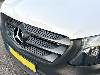 Mercedes Vito 111 CDI 114pk 6-bak Lang - nap - 1e eig - 3pers - navi - camera - airco - trekh - euro6 - licht + regens picture 8