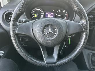 Mercedes Vito 111 CDI 114pk 6-bak Lang - nap - 1e eig - 3pers - navi - camera - airco - trekh - euro6 - licht + regens picture 27