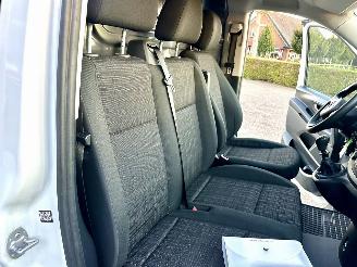 Mercedes Vito 111 CDI 114pk 6-bak Lang - nap - 1e eig - 3pers - navi - camera - airco - trekh - euro6 - licht + regens picture 46