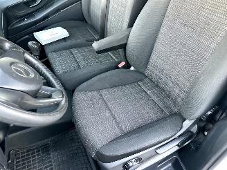 Mercedes Vito 111 CDI 114pk 6-bak Lang - nap - 1e eig - 3pers - navi - camera - airco - trekh - euro6 - licht + regens picture 42