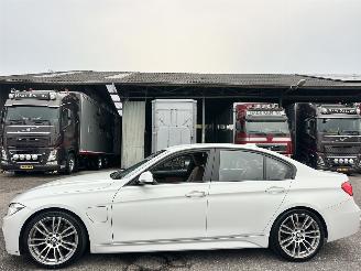 Damaged car BMW 3-serie 330e High Exe M-Sport 2016/1