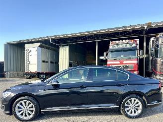 damaged passenger cars Volkswagen Passat 1.4 TSI GTE Highline 2016/12