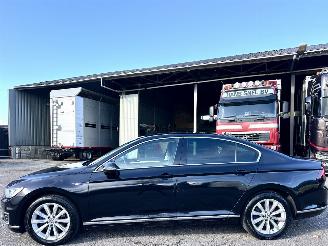 Unfallwagen Volkswagen Passat GTE 1.4 TSI aut Highline sedan - nap - navi - acc - front assist - leer + alcantara + stoelverw - pdc v+a 2016/12