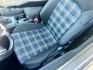 Volkswagen Golf gereserveerd GTE 1.4 tsi phev aut + f1 - pano - 90dkm - navi - carplay - stoelverw - keyless entry + start picture 14
