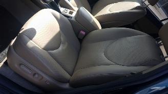 Toyota Rav-4 2.2 D-4d D-cat 4x4 130 Kw 1 e eigen 55000 km EXECUTIVE picture 16