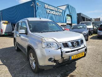 uszkodzony samochody ciężarowe Nissan X-trail 2.0 DCI VAN 110KW 4-WD DPF 2010/12